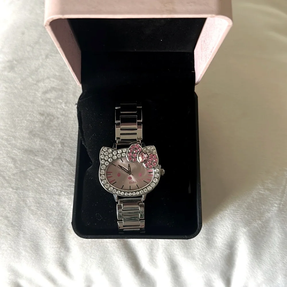 Hello Kitty Watch - Picture 2 of 4